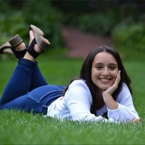 Meet your Posher, Alexis